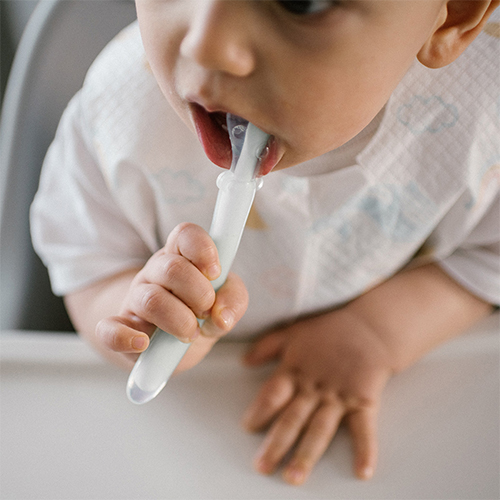 Silikonová lžička měkká, flexibilní - růžová, BabyOno