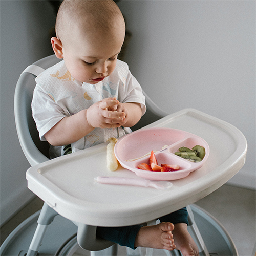 Dětský jídelní set BabyOno – silikonový talíř s přísavkou + příbory nerez/silikon, růžový