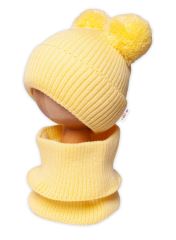 BABY NELLYS Zimní pletená čepice + nákrčník - žlutá s bambulkami (1)