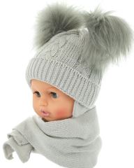 BABY NELLYS Zimní čepička s šálou - chlupáčkové bambulky - šedá