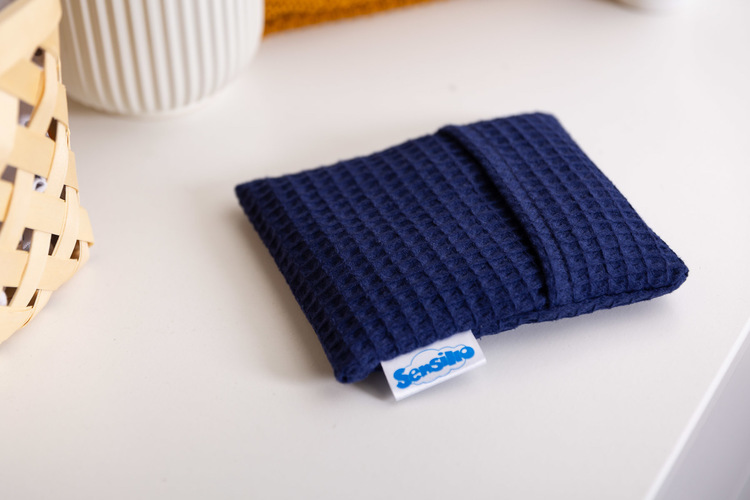 Termofor Wafel Premium tm. modrý – třešňové pecky, pecičky