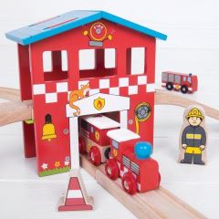 Bigjigs Rail Dřevěná vláčkodráha hasičská stanice (3)