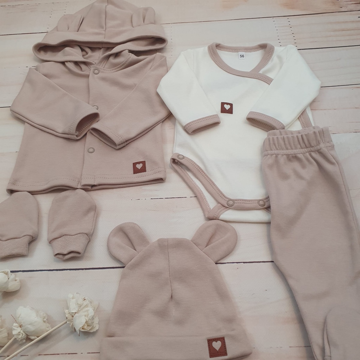 Sada do porodnice 5D, body, polodupačky, kabátek, čepička, rukavičky, béžová, vel. 62